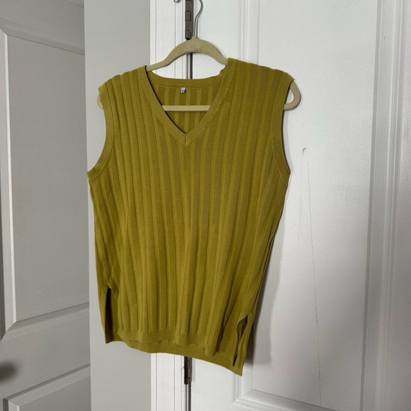 V-Neck Ribbed Knit Matching Set - Picture 2 of 6